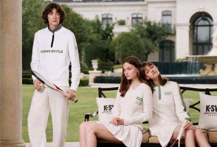 K·SWISS ra mắt sản phẩm mới mùa thu 2022: với gam trắng thanh lịch và đơn giản, K nhìn thấy không gian thuần khiết của màu xanh.